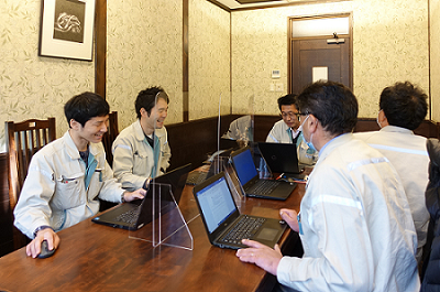 新規事業の会議風景はこんな感じ!